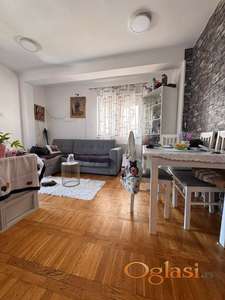 Prodaja-stan-jednoiposoban-36 m2-blizina Limana 4.Uknjižen